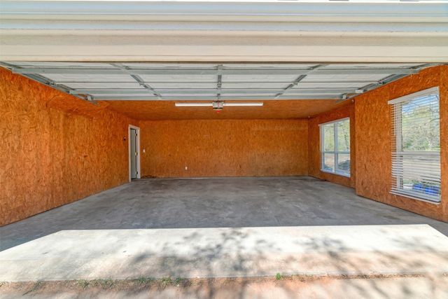 360 County Road 42570, Paris, TX 75462