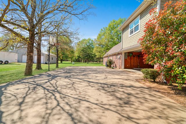 360 County Road 42570, Paris, TX 75462