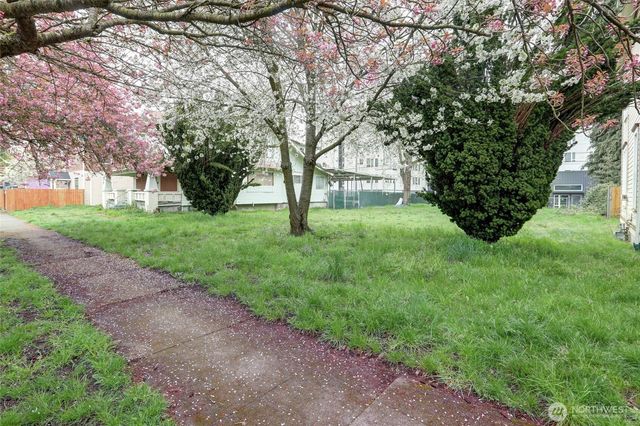 811 S L Street, Tacoma, WA 98405