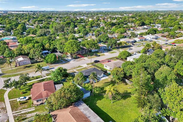 521 NW 189th Terrace, Miami Gardens, FL 33169