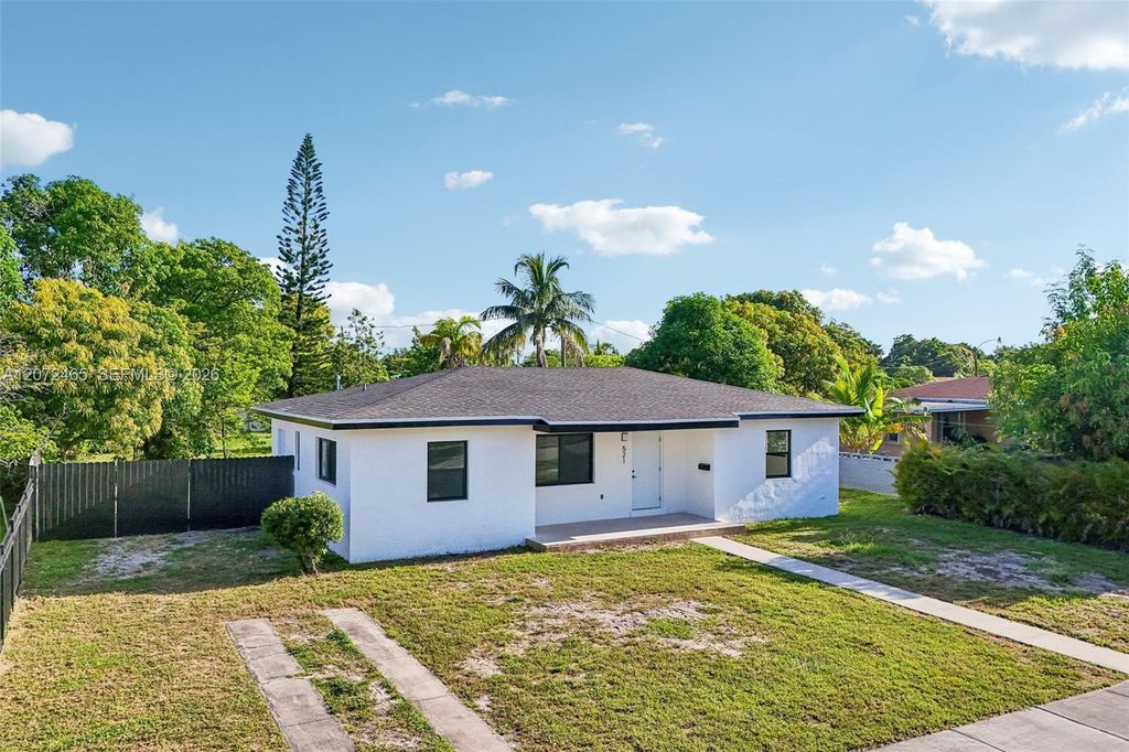 521 NW 189th Terrace, Miami Gardens, FL 33169