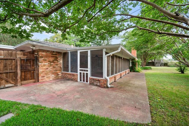 2305 Madison Circle, Corsicana, TX 75110