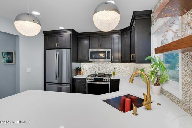 20 Pinckney Road B6, Red Bank, NJ 07701