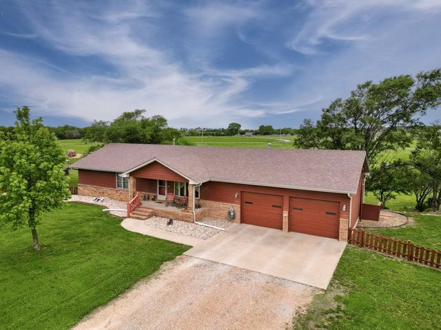 18071 65th Rd, Winfield, KS 67156