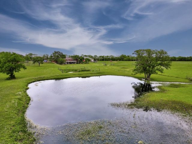 18071 65th Rd, Winfield, KS 67156