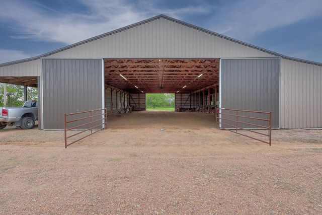 18071 65th Rd, Winfield, KS 67156