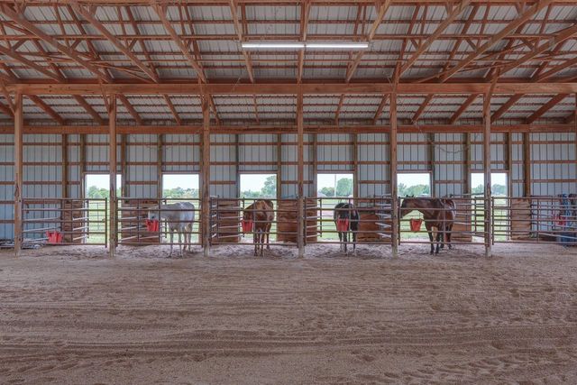 18071 65th Rd, Winfield, KS 67156