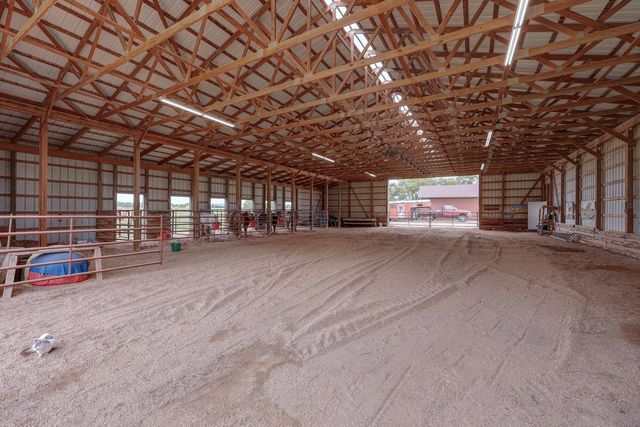 18071 65th Rd, Winfield, KS 67156