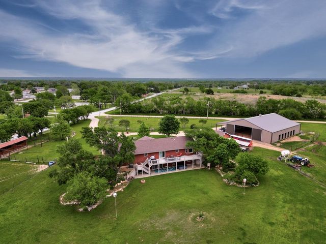 18071 65th Rd, Winfield, KS 67156