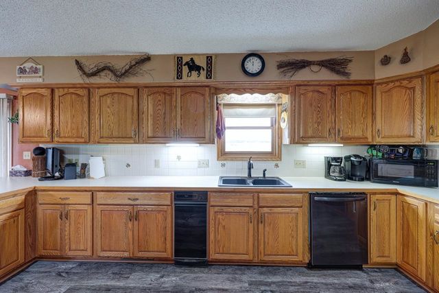 18071 65th Rd, Winfield, KS 67156