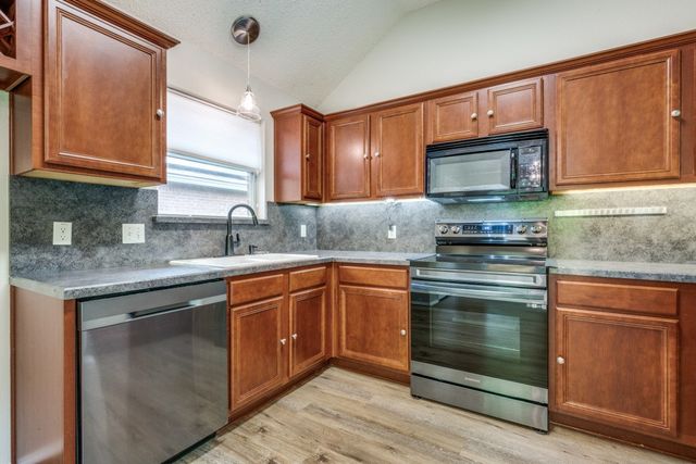 912 Cole Avenue, Denton, TX 76208