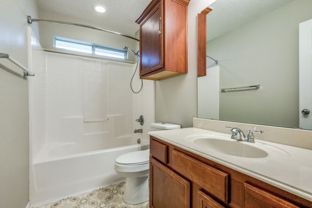 912 Cole Avenue, Denton, TX 76208