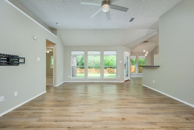 912 Cole Avenue, Denton, TX 76208