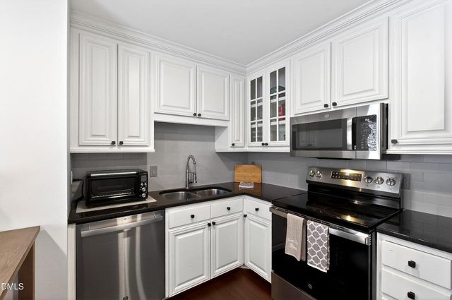 2204 Stafford Avenue 202, Raleigh, NC 27607