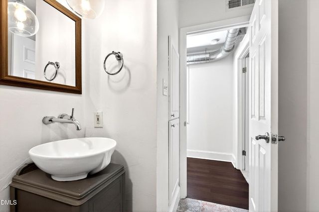 2204 Stafford Avenue 202, Raleigh, NC 27607