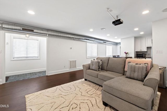 2204 Stafford Avenue 202, Raleigh, NC 27607