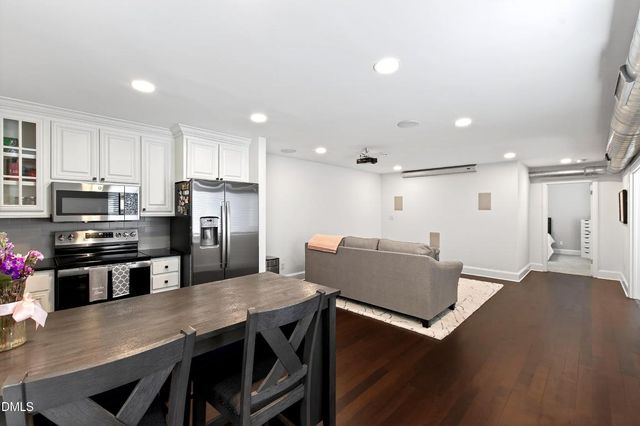 2204 Stafford Avenue 202, Raleigh, NC 27607