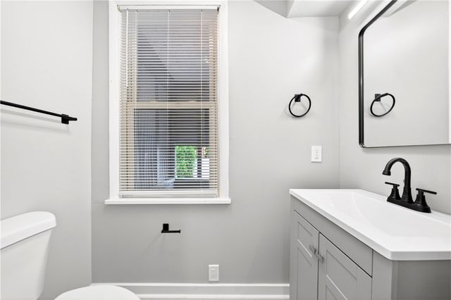 410 Kendal St, Coraopolis, PA 15108