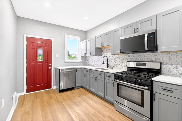 410 Kendal St, Coraopolis, PA 15108
