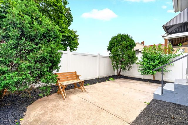 410 Kendal St, Coraopolis, PA 15108