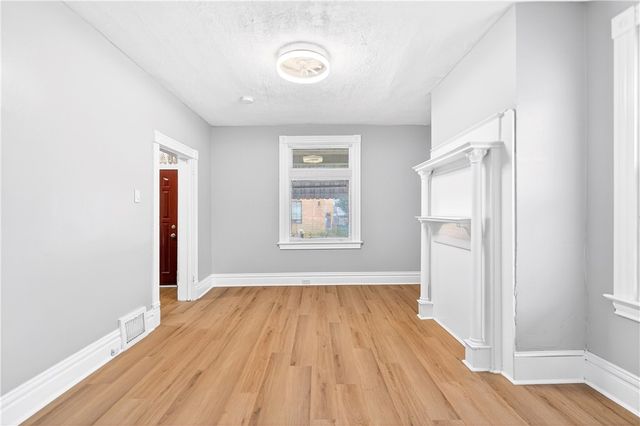 410 Kendal St, Coraopolis, PA 15108