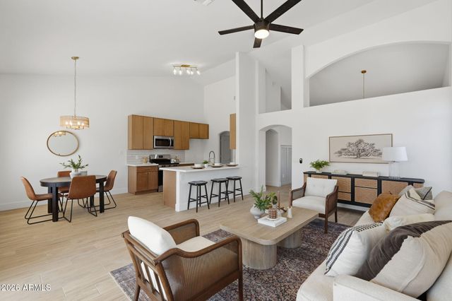 5261 W SHANNON Court, Chandler, AZ 85226