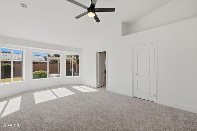 5261 W SHANNON Court, Chandler, AZ 85226