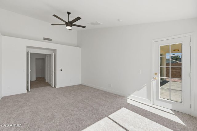 5261 W SHANNON Court, Chandler, AZ 85226