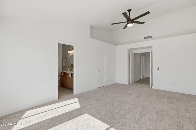 5261 W SHANNON Court, Chandler, AZ 85226