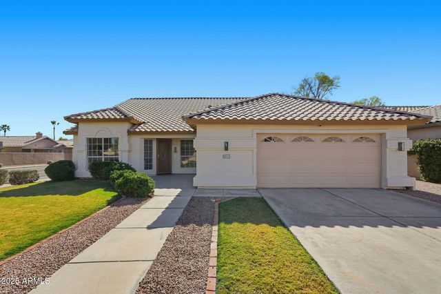 5261 W SHANNON Court, Chandler, AZ 85226