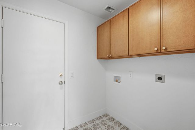 5261 W SHANNON Court, Chandler, AZ 85226