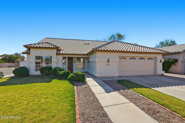 5261 W SHANNON Court, Chandler, AZ 85226