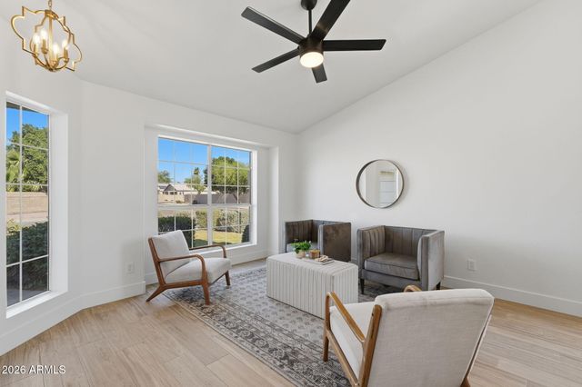 5261 W SHANNON Court, Chandler, AZ 85226