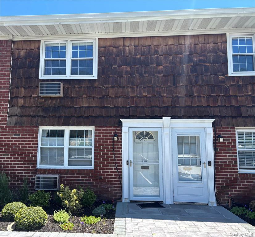 1 Anchorage Lane 2B, Oyster Bay, NY 11771