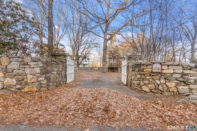 282 North Avenue, Westport, CT 06880