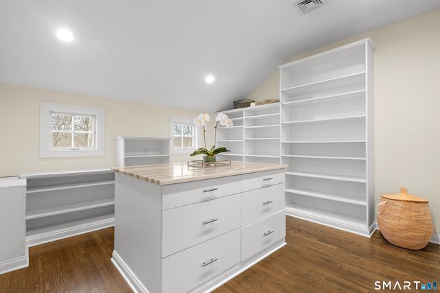 282 North Avenue, Westport, CT 06880