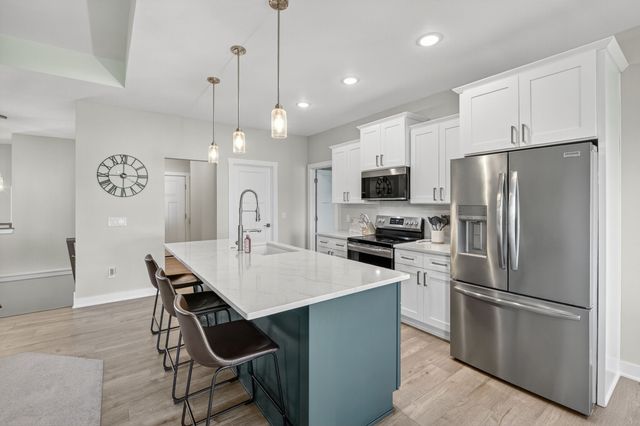 713 NE Country Meadow Drive, Ankeny, IA 50021