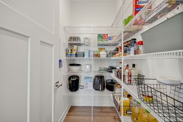 713 NE Country Meadow Drive, Ankeny, IA 50021