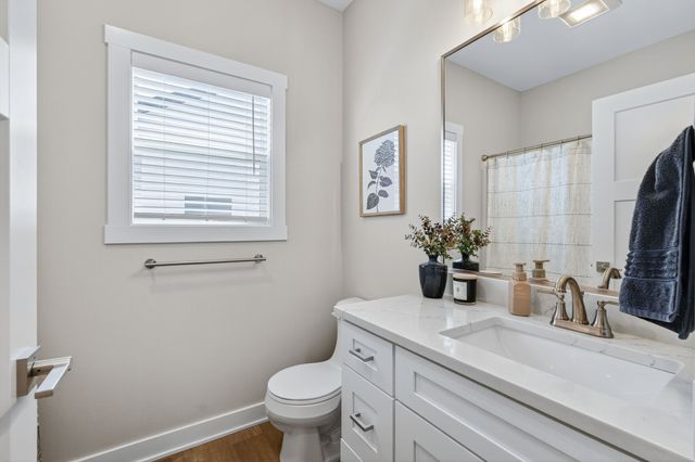 713 NE Country Meadow Drive, Ankeny, IA 50021