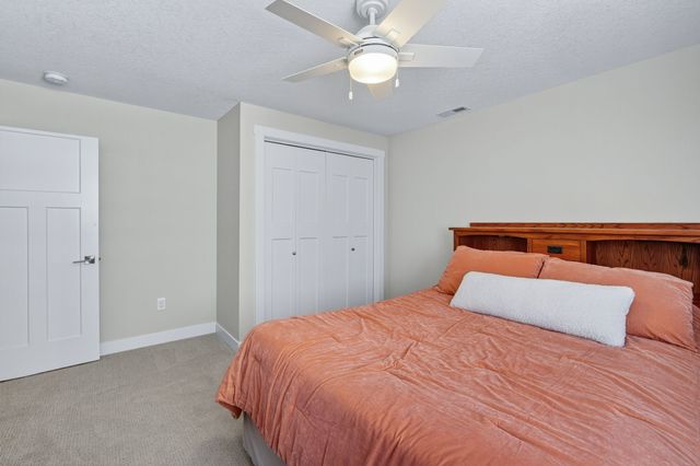713 NE Country Meadow Drive, Ankeny, IA 50021