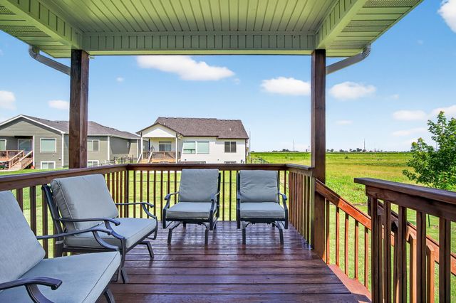 713 NE Country Meadow Drive, Ankeny, IA 50021