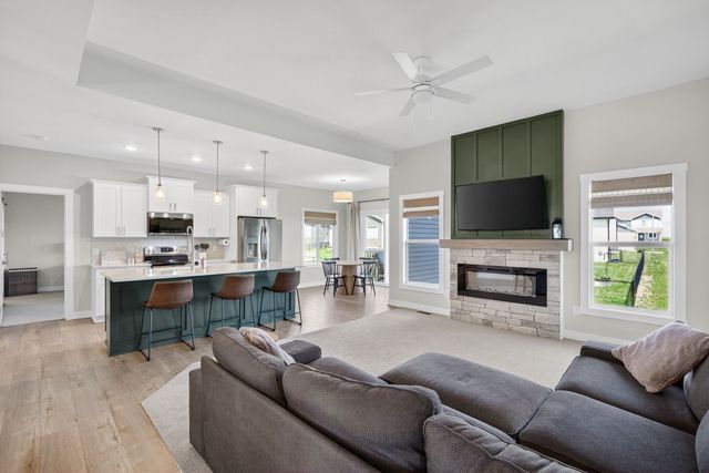 713 NE Country Meadow Drive, Ankeny, IA 50021