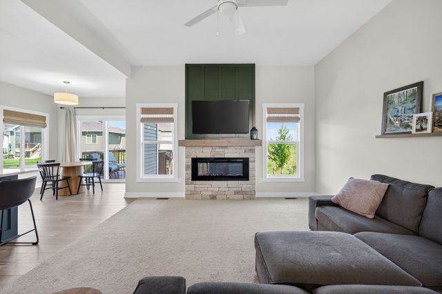 713 NE Country Meadow Drive, Ankeny, IA 50021