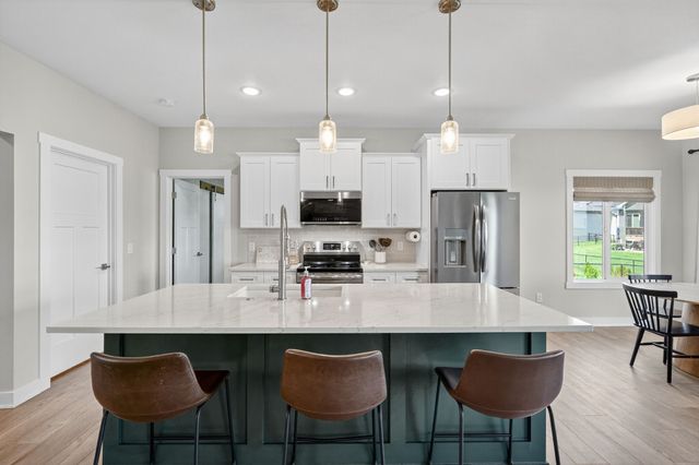713 NE Country Meadow Drive, Ankeny, IA 50021