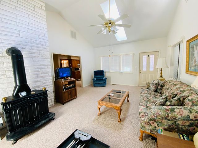 2049 S Brighton Drive, Springfield, MO 65804