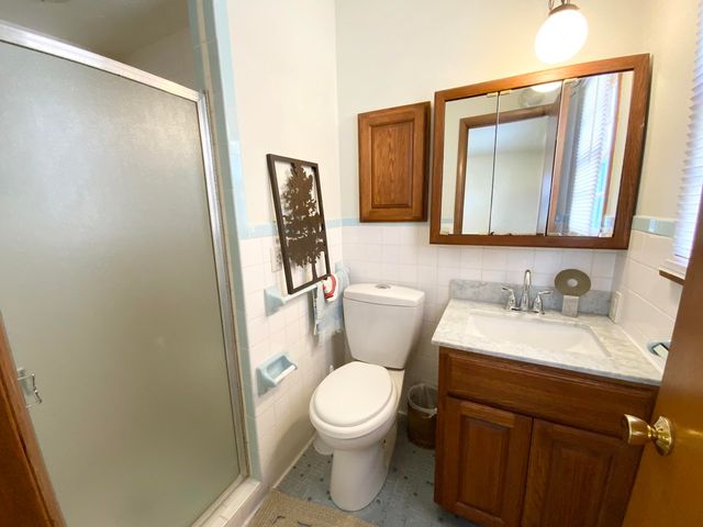 2049 S Brighton Drive, Springfield, MO 65804