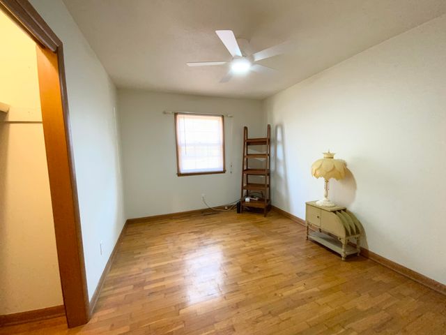 2049 S Brighton Drive, Springfield, MO 65804