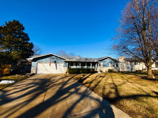 2049 S Brighton Drive, Springfield, MO 65804
