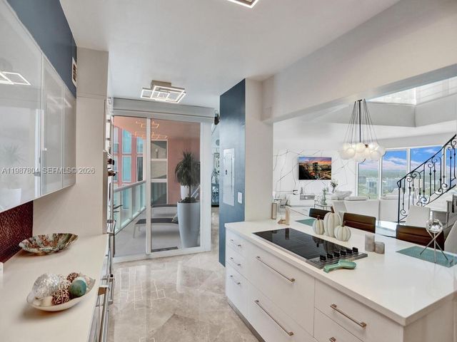 3370 Hidden Bay Dr TS2810, Aventura, FL 33180