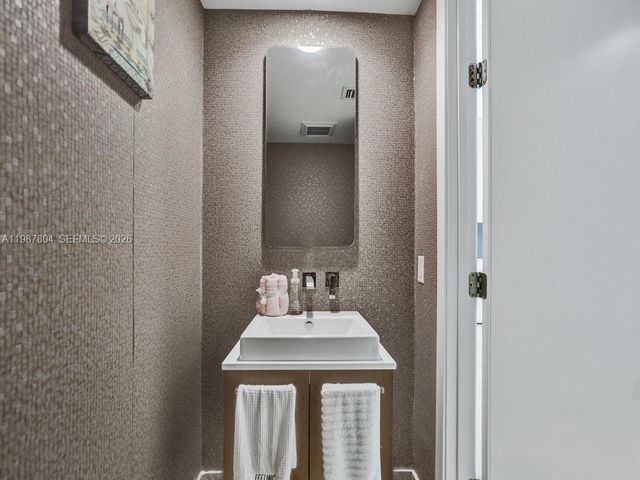 3370 Hidden Bay Dr TS2810, Aventura, FL 33180